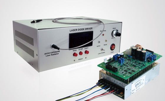 Κίνα Συμπαγής σχεδίαση DS / LD DB σειρά 220V, με TEC ψύξη και θέρμανση πρόγραμμα οδήγησης λέιζερ διόδου εταιρεία 