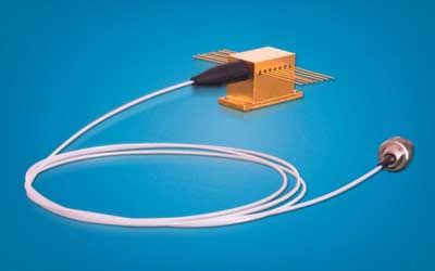 China Mariposa de longitud de onda larga empaquetado módulo láser de diodo 808nm datos ópticos K808D/K14F-2.00W fábrica 